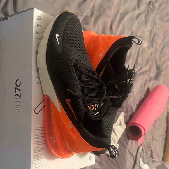 New Nike Air Max 270Black with Orange Accents - Picture 7 of 7